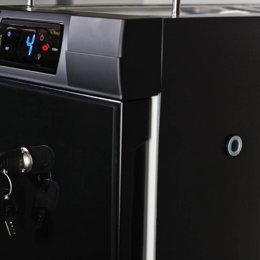 https://www.jurang.co.uk/media/cache/product_image_large/products/664/jura-combi-cool-4lt-fridge-with-integrated-cup-warmer-1950-083b37a3.jpg